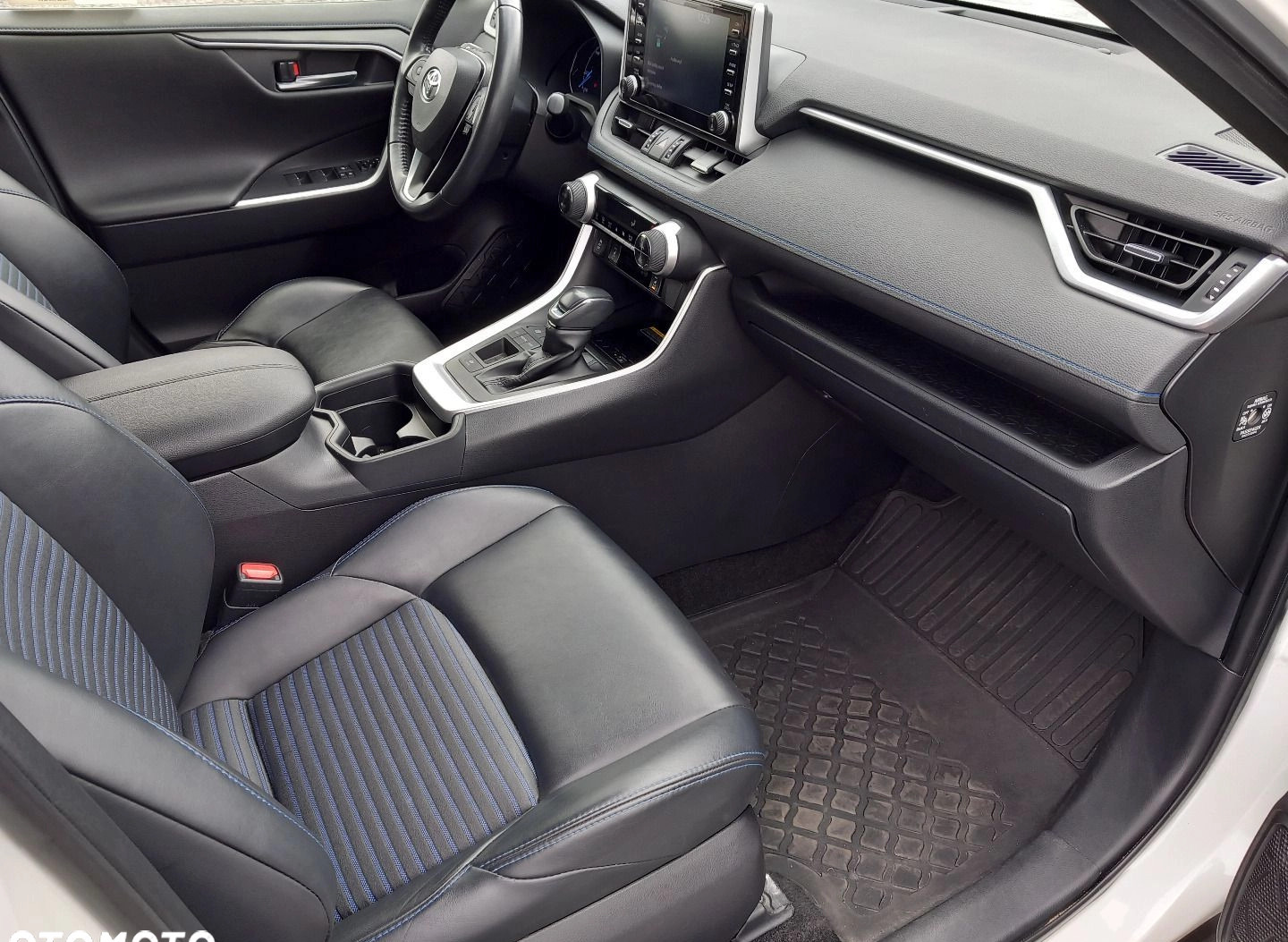 Toyota RAV4 cena 142900 przebieg: 66363, rok produkcji 2019 z Niepołomice małe 529